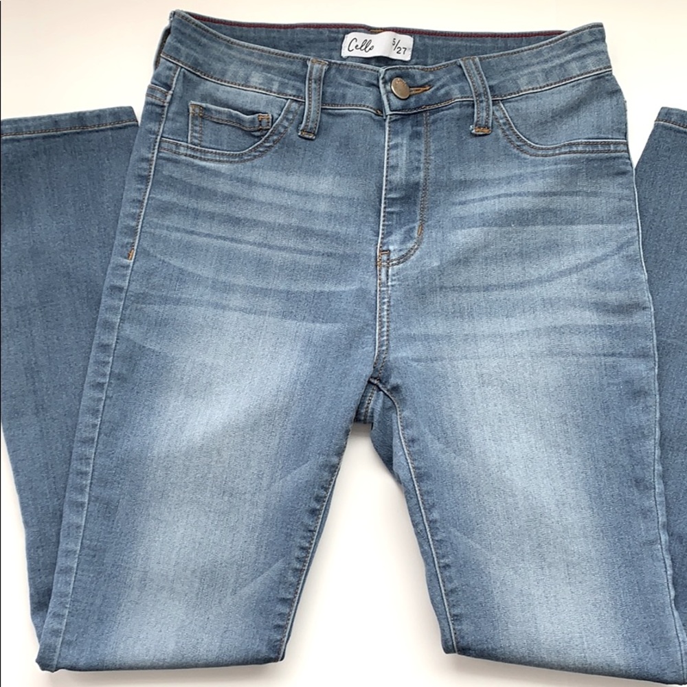Light Blue Wash High Waisted Ankle Jegging